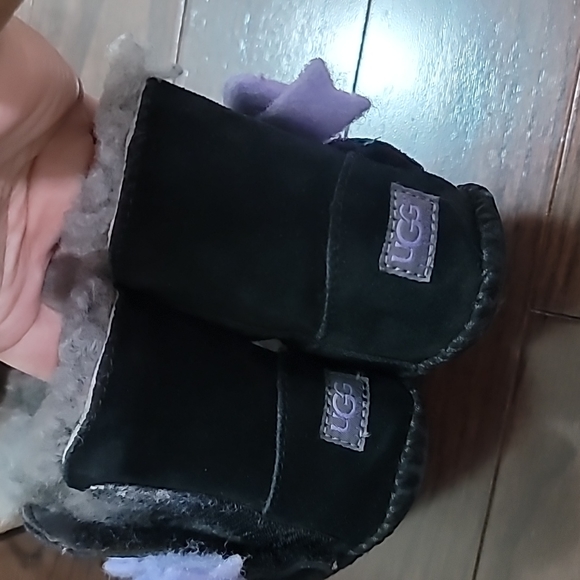 Toddler UGG booties - Picture 8 of 9